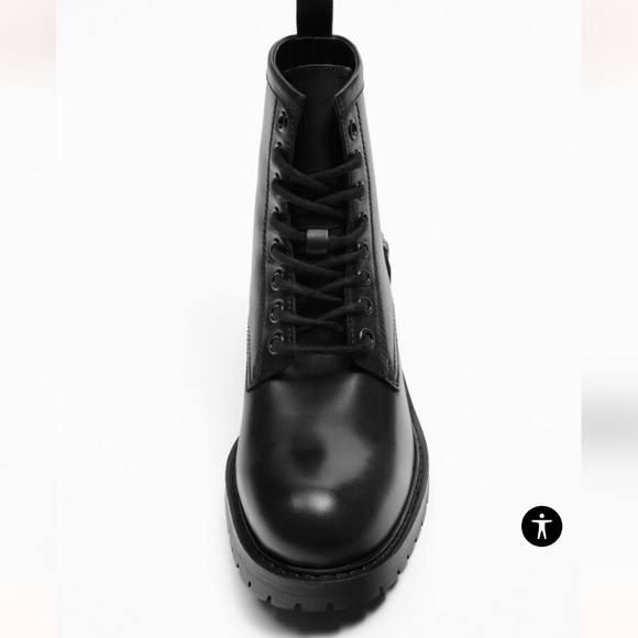 LACE-UP LEATHER BOOTS SIZE 7